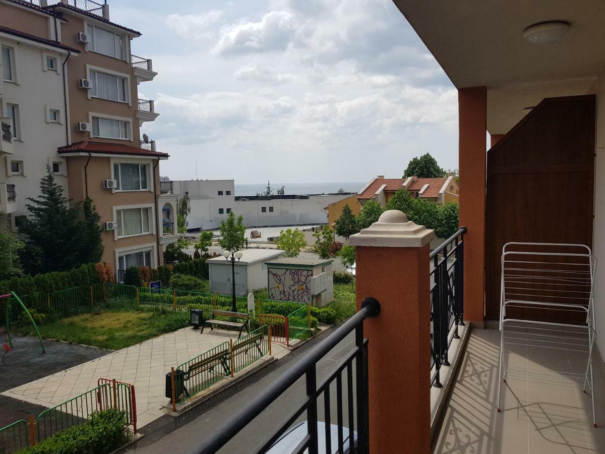 Victorio Lux Apartments Свети Влас Екстериор снимка