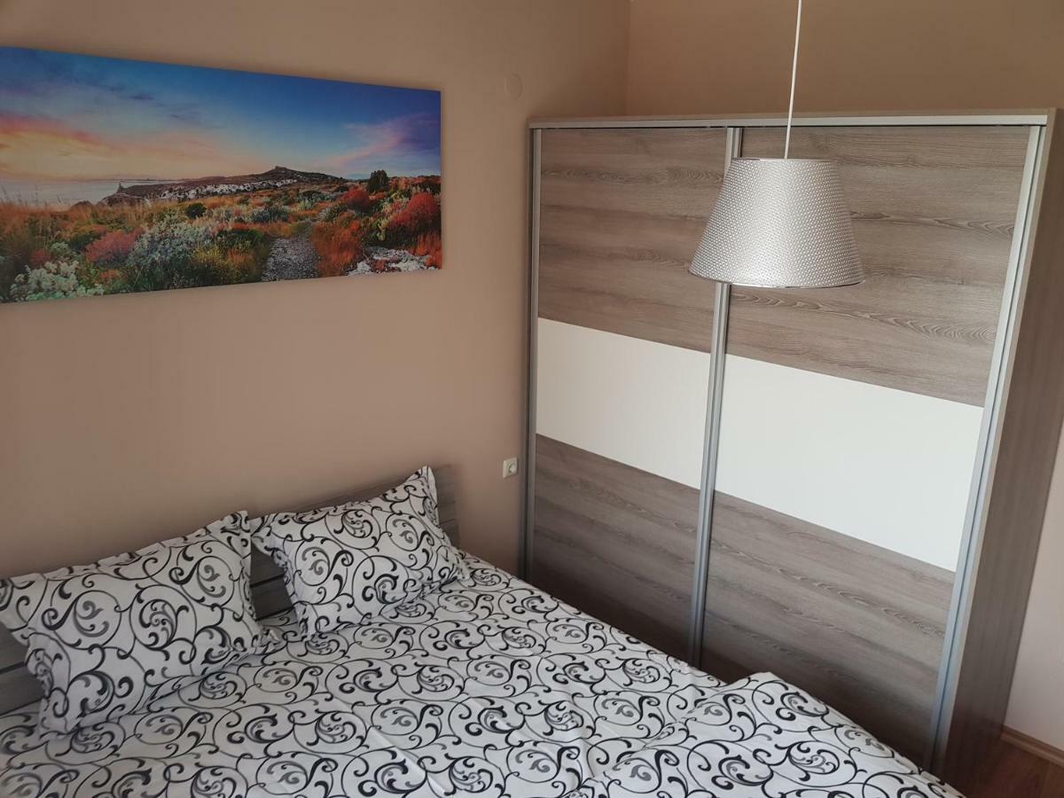Victorio Lux Apartments Свети Влас Екстериор снимка