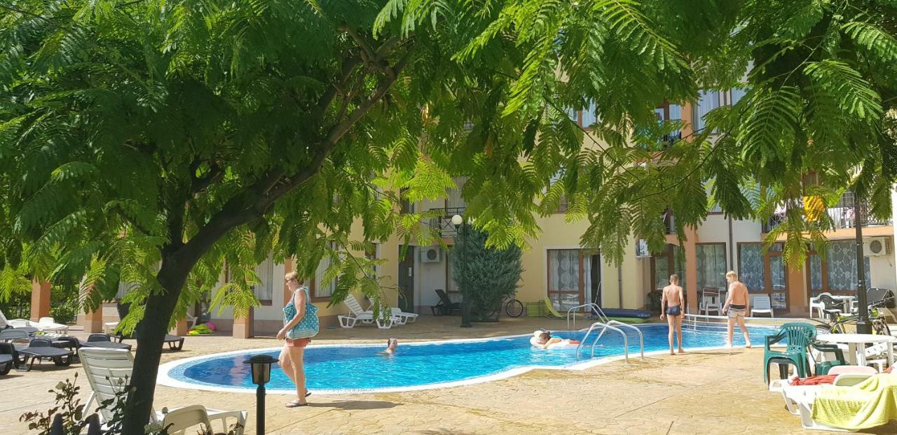 Victorio Lux Apartments Свети Влас Екстериор снимка